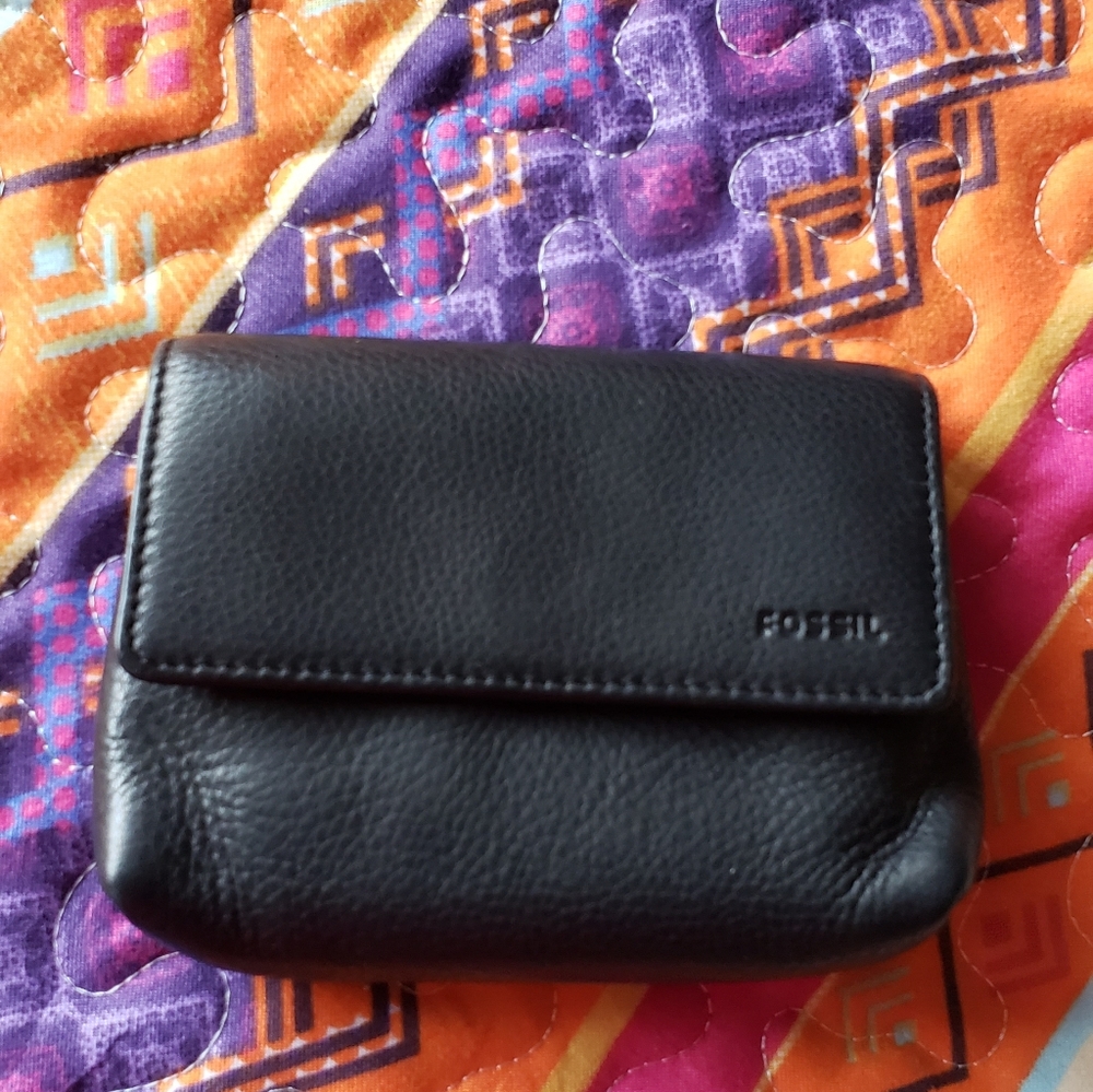 Fossil wallet